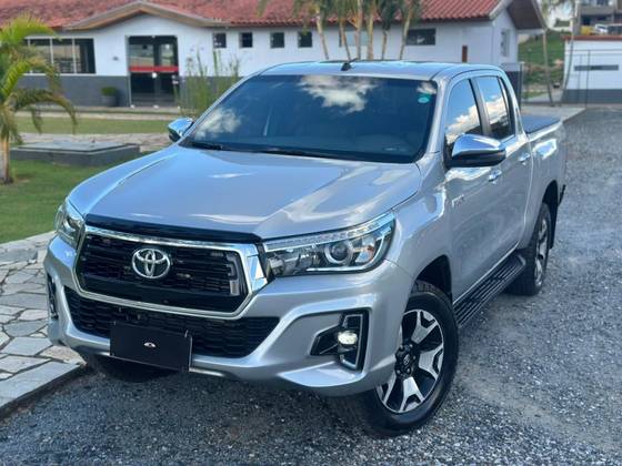 TOYOTA HILUX 2.8 SRX 4X4 CD 16V DIESEL 4P AUTOMÁTICO